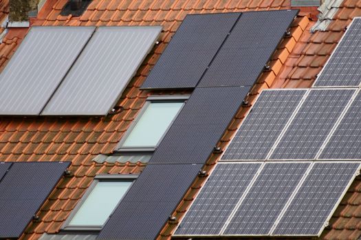 Zonnepanelen op een plat dak: slimme energiekeuzes voor uw woning